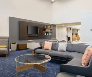 Photo 2 - Courtyard by Marriott Salt Lake City Airport