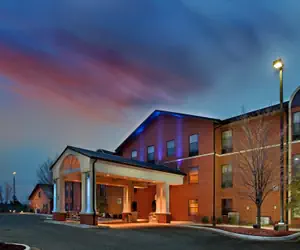 Photo 2 - Holiday Inn Express & Suites Batesville by IHG