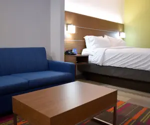 Photo 5 - Holiday Inn Express & Suites Batesville by IHG