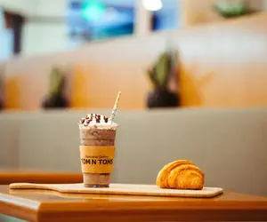 Photo 4 - The Live Hotel