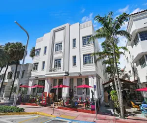 Photo 2 - The Whitelaw Hotel