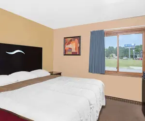 Photo 5 - Super 8 by Wyndham Sheboygan WI