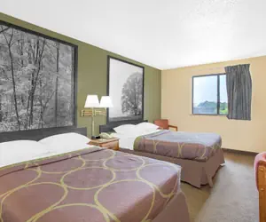 Photo 4 - Super 8 by Wyndham Roanoke VA