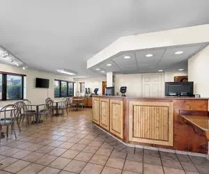 Photo 3 - Quality Inn And Suites Dollywood