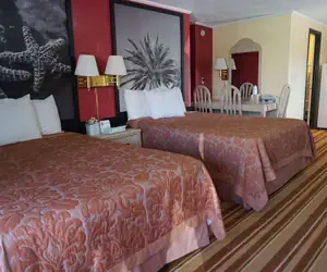 Photo 4 - Royal Palace Inn & Suites