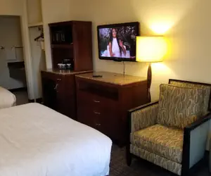 Photo 4 - Clarion Inn & Suites Central Clearwater Beach