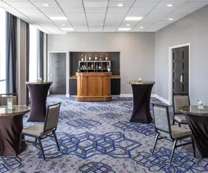 Photo 4 - Sheraton Indianapolis City Centre Hotel