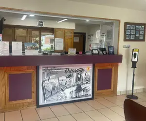 Photo 4 - Super 8 by Wyndham Danville VA
