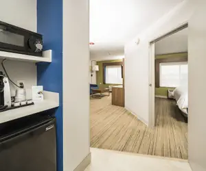 Photo 3 - Holiday Inn Express Chicago NW - Vernon Hills by IHG