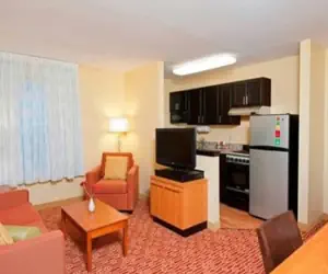 Photo 4 - MainStay Suites Bloomington near University