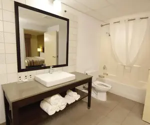 Photo 4 - Country Inn & Suites by Radisson, Crystal Lake, IL