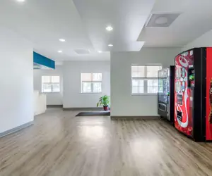 Photo 4 - Suburban Studios Birmingham Homewood I-65