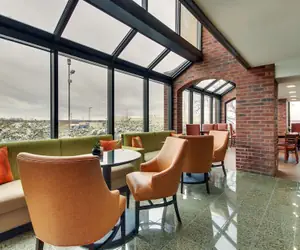 Photo 5 - Pear Tree Inn St. Louis Arnold