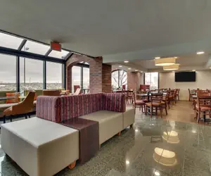 Photo 4 - Pear Tree Inn St. Louis Arnold