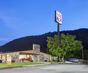 Photo 2 - Knights Inn Charleston