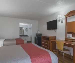 Photo 5 - Motel 6 Waycross GA