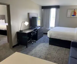 Photo 5 - Days Inn & Suites by Wyndham Tahlequah