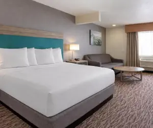 Photo 2 - Best Western Plus Peppertree Airport Inn