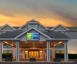 Photo 2 - Holiday Inn Express St Albans by IHG