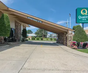 Photo 2 - Quality Inn Magnolia