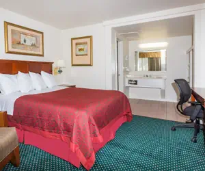 Photo 4 - Days Inn by Wyndham Kimball