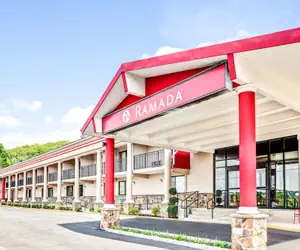 Photo 2 - Ramada by Wyndham Rockaway