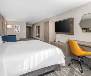 Photo 4 - Holiday Inn Express Hotel & Suites San Diego-Sorrento Valley by IHG