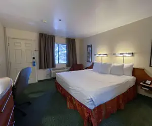 Photo 4 - Motel 6 Barstow, CA – I15 and Lenwood Road