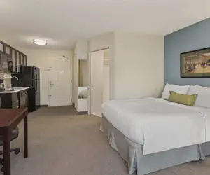 Photo 5 - Candlewood Suites Raleigh Crabtree by IHG