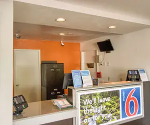 Photo 4 - Motel 6 Everett, WA - North