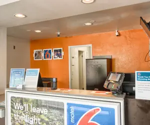 Photo 5 - Motel 6 Everett, WA - North