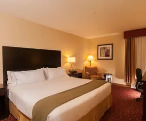 Photo 5 - Holiday Inn Express Vernon - Manchester by IHG