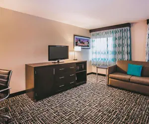 Photo 5 - La Quinta Inn & Suites by Wyndham Cincinnati NE - Mason