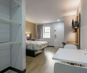 Photo 5 - Studio 6 Columbus, GA – Columbus Airport