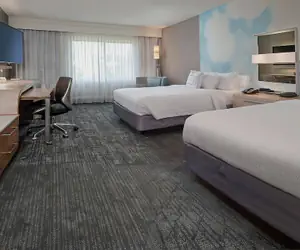 Photo 2 - Comfort Inn & Suites Bethlehem Lehigh Valley Airport