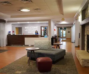 Photo 4 - Hampton Inn & Suites Chicago/Aurora