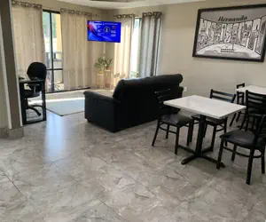 Photo 4 - Super 8 by Wyndham Hernando