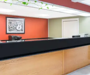 Photo 2 - Super 8 by Wyndham Dothan