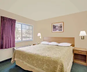 Photo 5 - Super 8 by Wyndham Battle Mountain