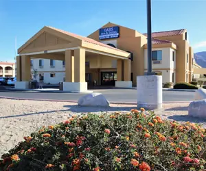 Photo 2 - Oasis Inn & Suites Joshua Tree - 29 Palms