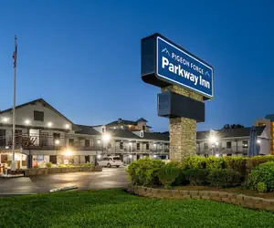 Photo 2 - Pigeon Forge Parkway Inn