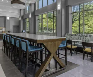 Photo 5 - Hampton Inn & Suites Arlington Crystal City DCA