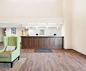 Photo 4 - Comfort Inn & Suites Decatur - Forsyth