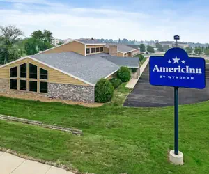 Photo 2 - AmericInn by Wyndham Dickinson