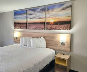 Photo 5 - Days Inn & Suites by Wyndham New Iberia