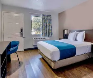 Photo 5 - Motel 6 El Centro, CA