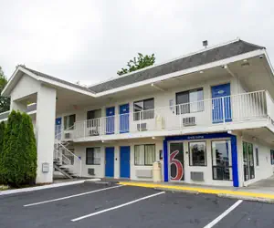 Photo 2 - Motel 6 Seattle, WA - Airport