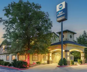 Photo 2 - Best Western Parsons Inn