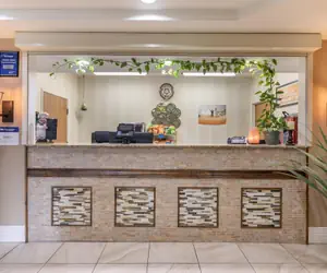 Photo 4 - Best Western Parsons Inn