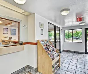 Photo 5 - Motel 6 Glenview, IL - Chicago North